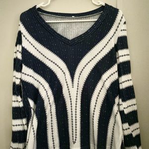 Unbranded gently used blouse size medium/Lg, soft, cotton-y feel